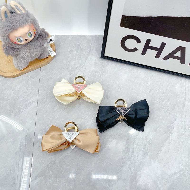 Prada Hair Grab Clip dx03
